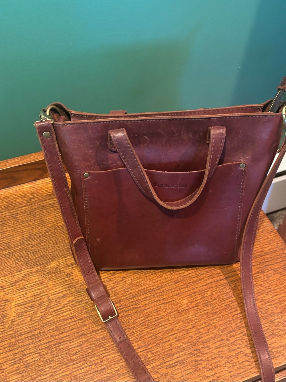 Portland Leather Medium Crossbody Tote in Honey